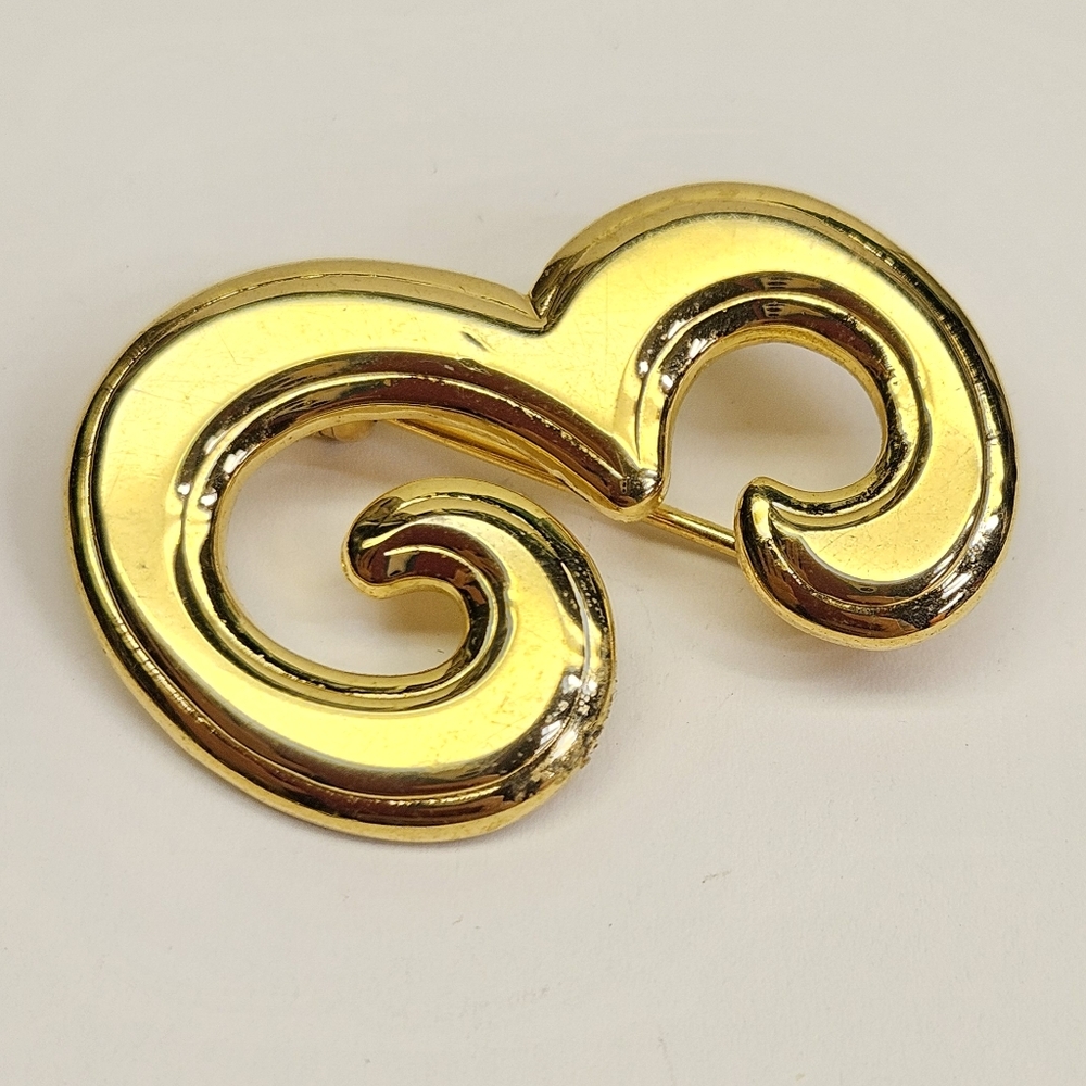 Gold Initial E Brooch - Picture 3 of 4